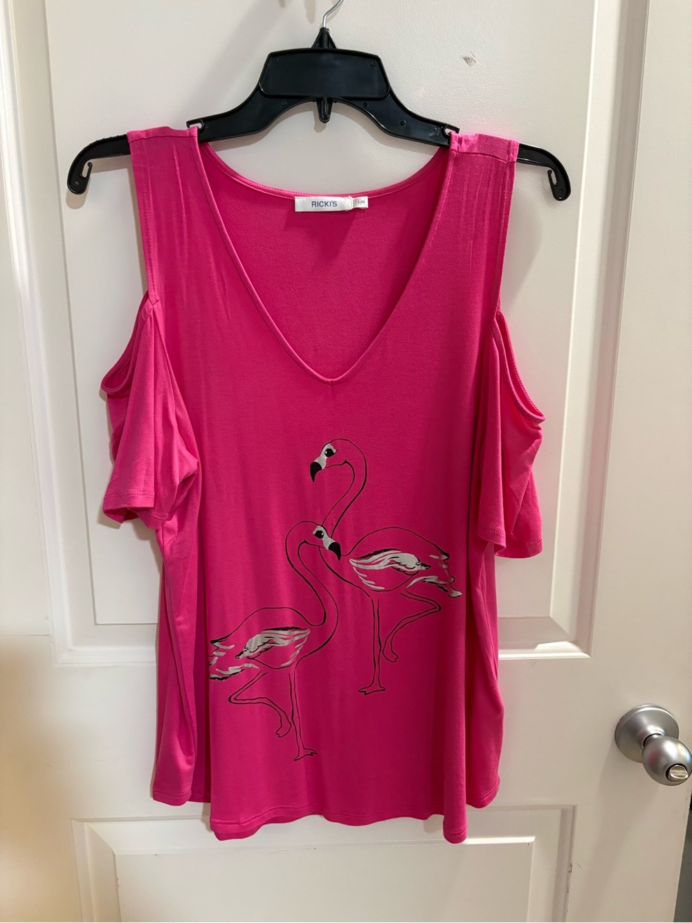 Ricki's Hot Pink Flamingo Cold Shoulder Top Short Sleeve V-Neck Size L - Picture 1 of 4